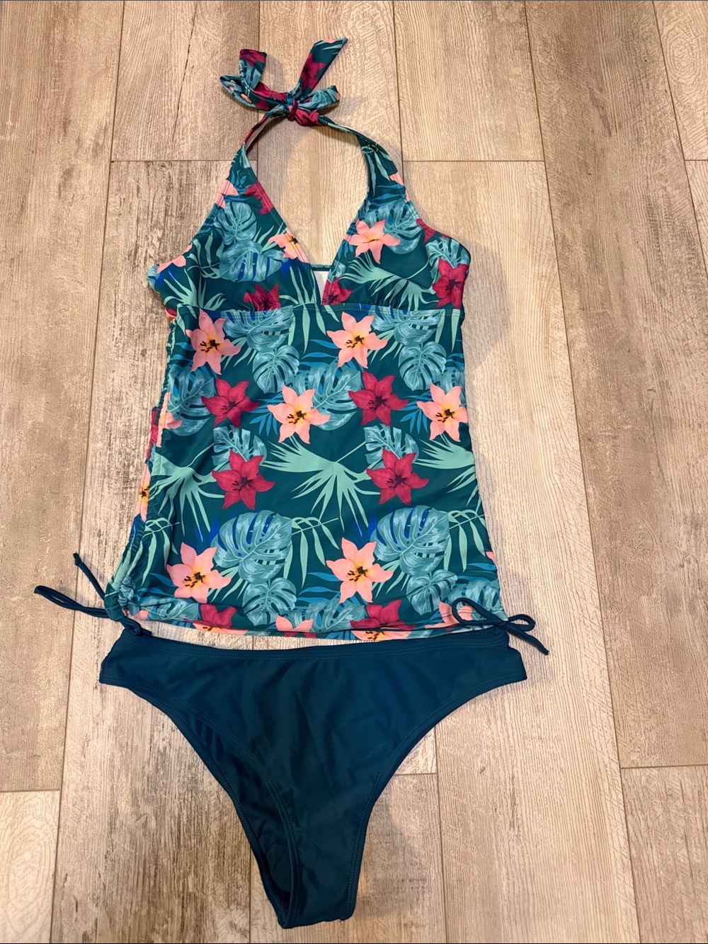 NWOT- Aqua Blue Swim Tankini Top & Bottom with White Textured Trim